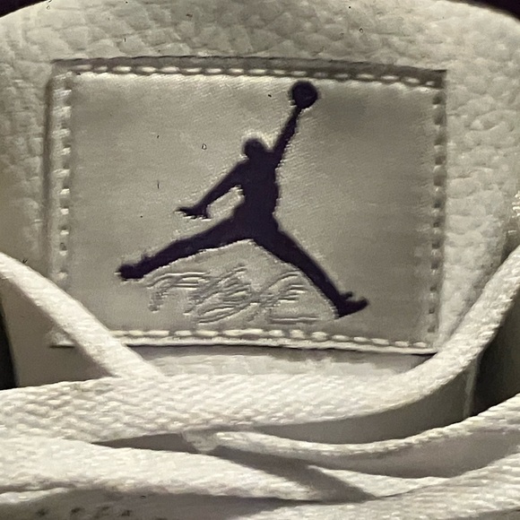 Jordan 4 Purple Metallic - Picture 3 of 8
